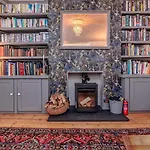 Bright Garden Flat, Private Sauna, Parking דירה *