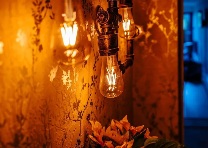 Bright Garden Flat, Private Sauna, Parking *