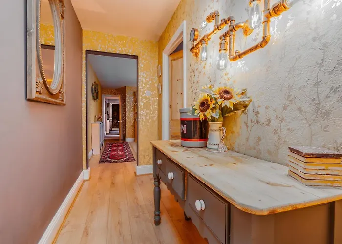 Bright Garden Flat, Private Sauna, Parking Bristol