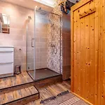 Bright Garden Flat, Private Sauna, Parking * Bristol