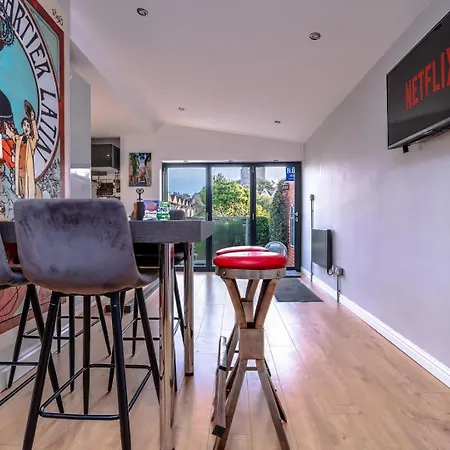 Appartement Bright Garden Flat, Private Sauna, Parking *